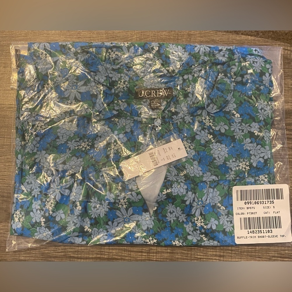 J. Crew - NEW - Ruffle-trim short-sleeve top in hyacinth fields. Kelly Green - Picture 6 of 6